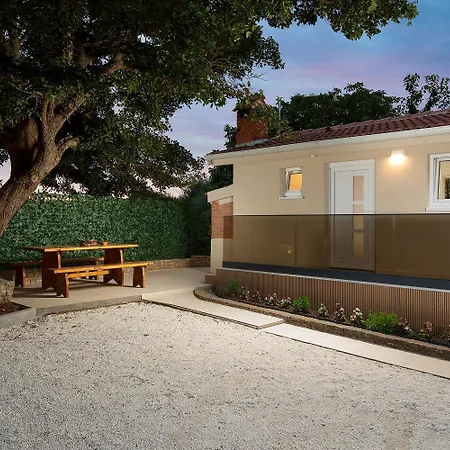 Cvita For 2 People Near Pula With Private Heated Pool