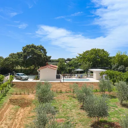 Cvita For 2 People Near Pula With Private Heated Pool Villa
