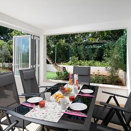 فيلة Cvita For 2 People Near Pula With Private Heated Pool Šišan
