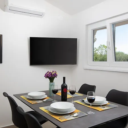 Cvita For 2 People Near Pula With Private Heated Pool *
