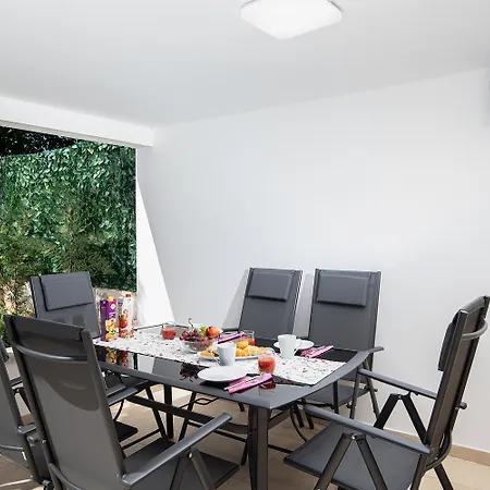 فيلة Cvita For 2 People Near Pula With Private Heated Pool