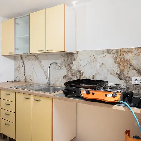 Cvita For 2 People Near Pula With Private Heated Pool فيلة Šišan