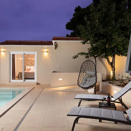 Cvita For 2 People Near Pula With Private Heated Pool